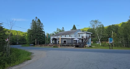 Country Lodge for Large Groups & Families | All-Inclusive Available