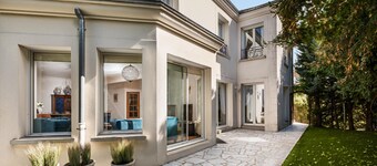 10 Bedrooms & 5 Bathrooms - 5* Villa Stella - Versailles Castle walking distance