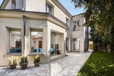 10 Bedrooms & 5 Bathrooms - 5* Villa Stella - Versailles Castle walking distance
