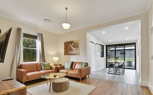 Best Nest on March - Cosy Home in CBD, Firepit