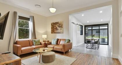 Best Nest on March - Cosy Home in CBD, Firepit