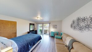 4 Schlafzimmer, Schreibtisch, Bügeleisen/Bügelbrett, WLAN
