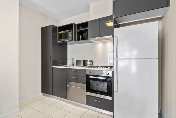 Fridge, microwave, oven, stovetop