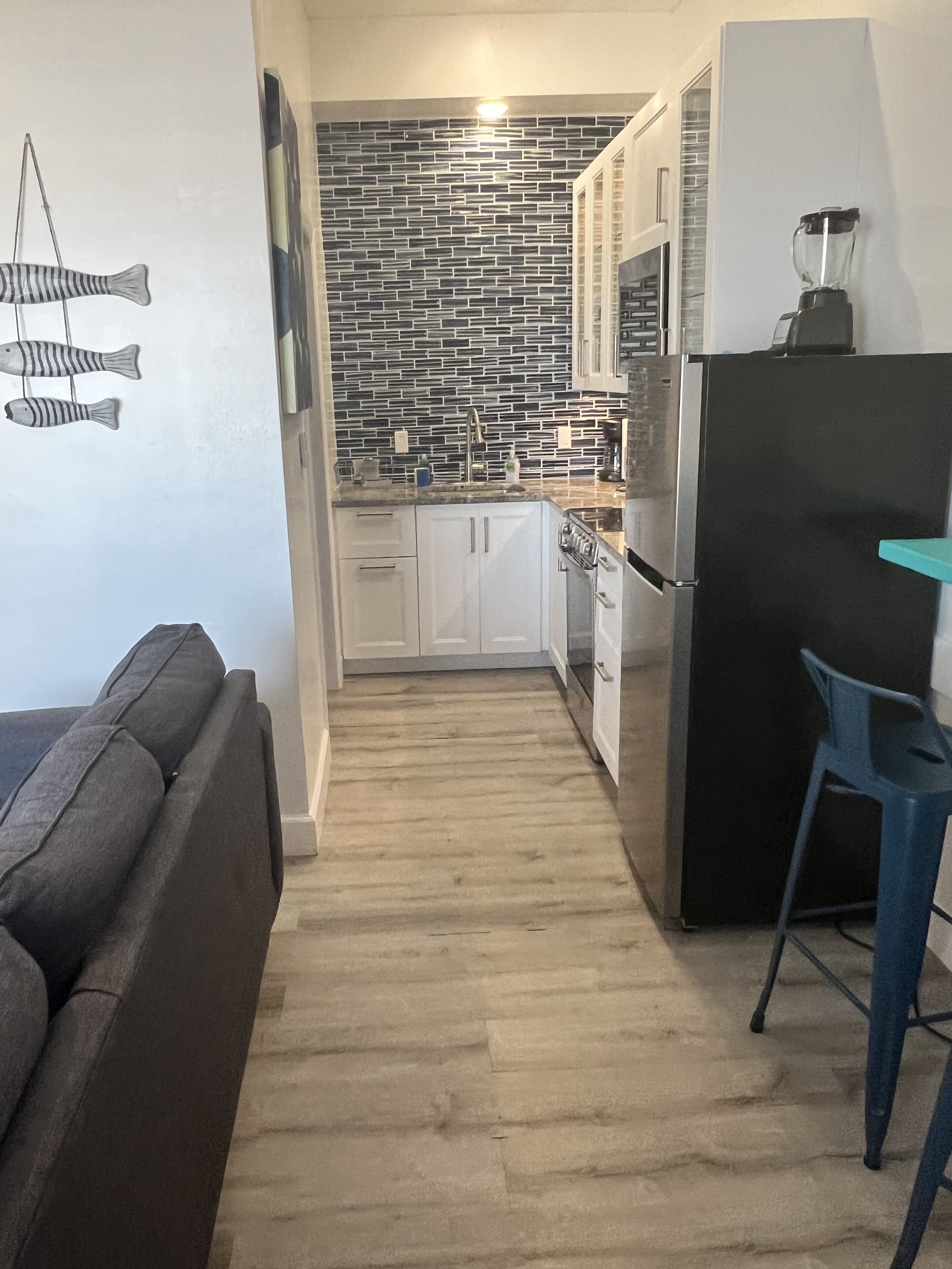 Geladeira, micro-ondas, fogão, cooktop