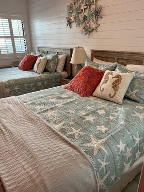 2 bedrooms, free WiFi, bed sheets, wheelchair access - Ocean and Pool - First Floor - 2 Units combined (New Smyrna beach)