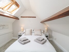 3 kamar tidur dan didekorasi berbeda-beda