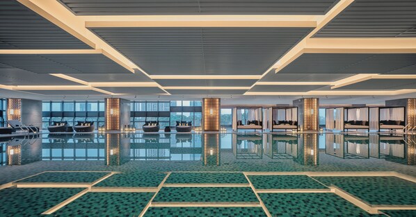 Indoor pool, open 6:00 AM to 11:00 PM, sun loungers - Holiday Inn Hotel and Suites Kunshan Huaqiao by IHG (Suzhou)