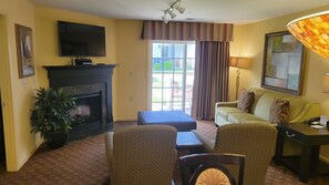 TV, peis og DVD-spiller