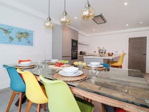 Cottage | Dining