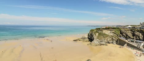 Una playa cerca