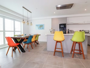 Cottage | Dining