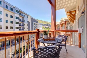 Outdoor dining - Westgate | Luxury Ski-In/Ski-Out Villa Steps from Canyons Village Gondola | A Nestique Property (Park City)