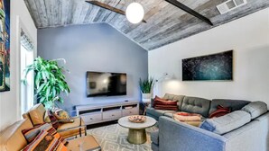 Living area - Buddy's East Austin Oasis + Sparkling Pool! (Austin)