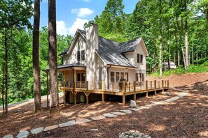 Exterior - "The Toasted Marshmallow"—2 Kings—Fire Pit—Hiking! (Marion)
