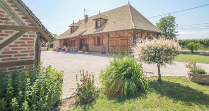 LA MAISON DU BONHEUR  *** Chambres climatisées.