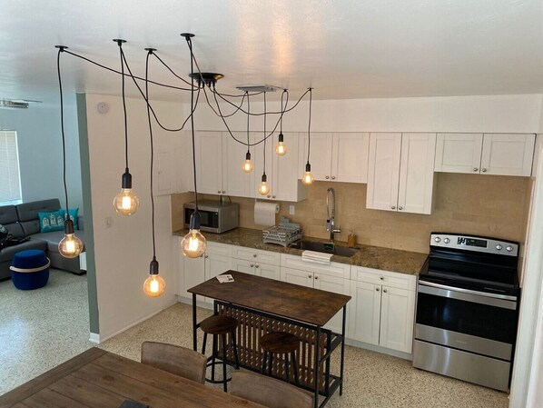 Interior - Stay Over In Miami Home 2BR - 1BTH - Free Parking (Miami)