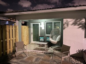 Terrace/patio - Stay Over In Miami Home 2BR - 1BTH - Free Parking (Miami)