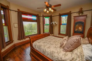5 bedrooms, travel cot, free WiFi, bed sheets