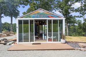 House | 1 bedroom - Tiny Houses of French Village (French Village)