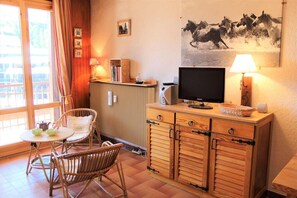 Interior - Resort center, 5th floor, tv, 30m², Vars (Vars)