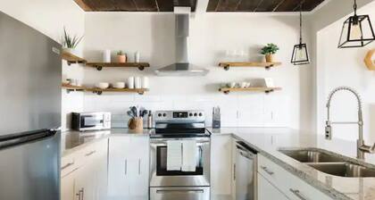 Modern Farmhouse Mins to DT, Riverwalk, Alamo!