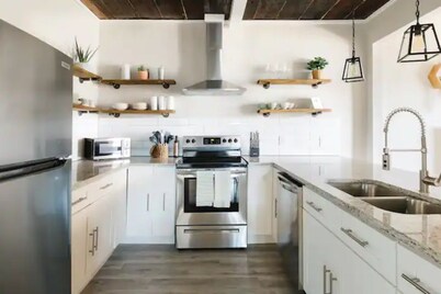 Modern Farmhouse Mins to DT, Riverwalk, Alamo!