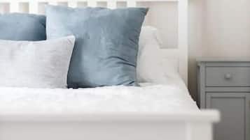 3 bedrooms, desk, iron/ironing board, free WiFi