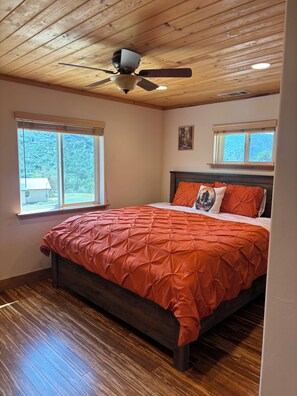 1 bedroom, free WiFi, bed sheets