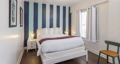 Deluxe-Queen-Ensuite-Street View