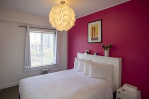 1 slaapkamer, een strijkplank/strijkijzer, gratis wifi, beddengoed
