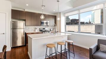 Fridge, microwave, oven, stovetop