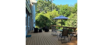 Quaint quarters in South Wellfleet