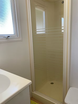 Shower, soap - French Riviera vacation rentals (Fréjus)