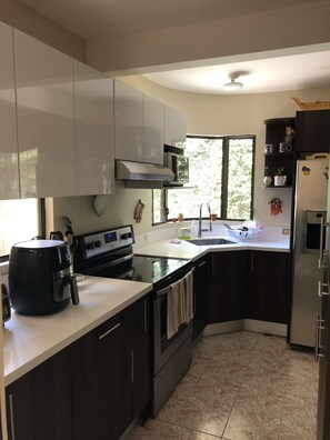 Fridge, microwave, oven, blender - Well located charming place with WiFi (Río Oro)