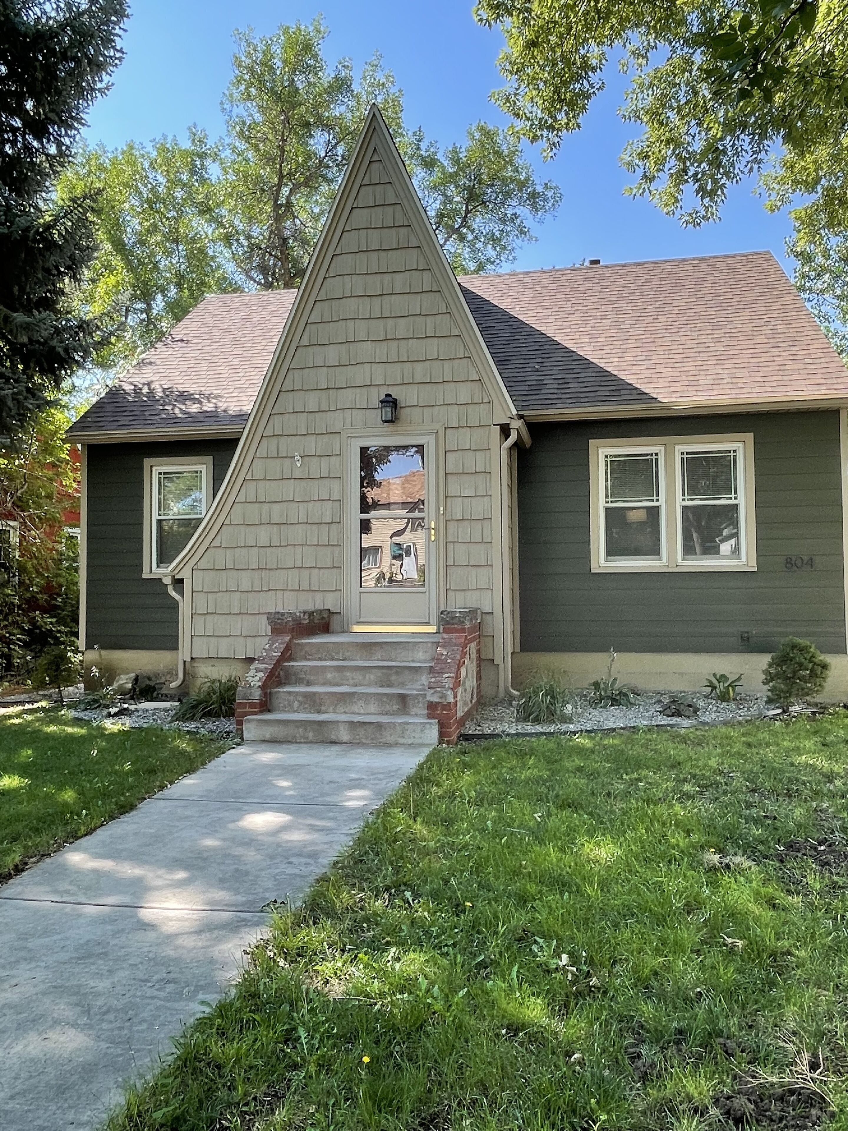 Centrally located, 2 Bd/PLUS one, house with off street parking & fenced yard