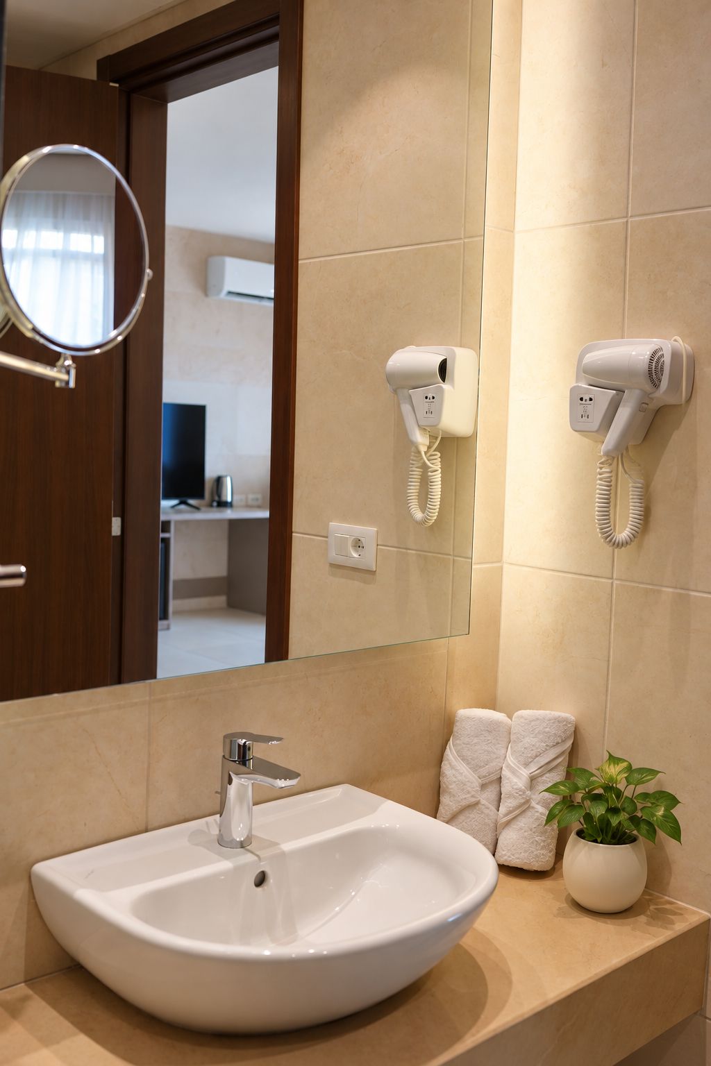 Family Room | Bathroom | Hair dryer, bathrobes, slippers, towels