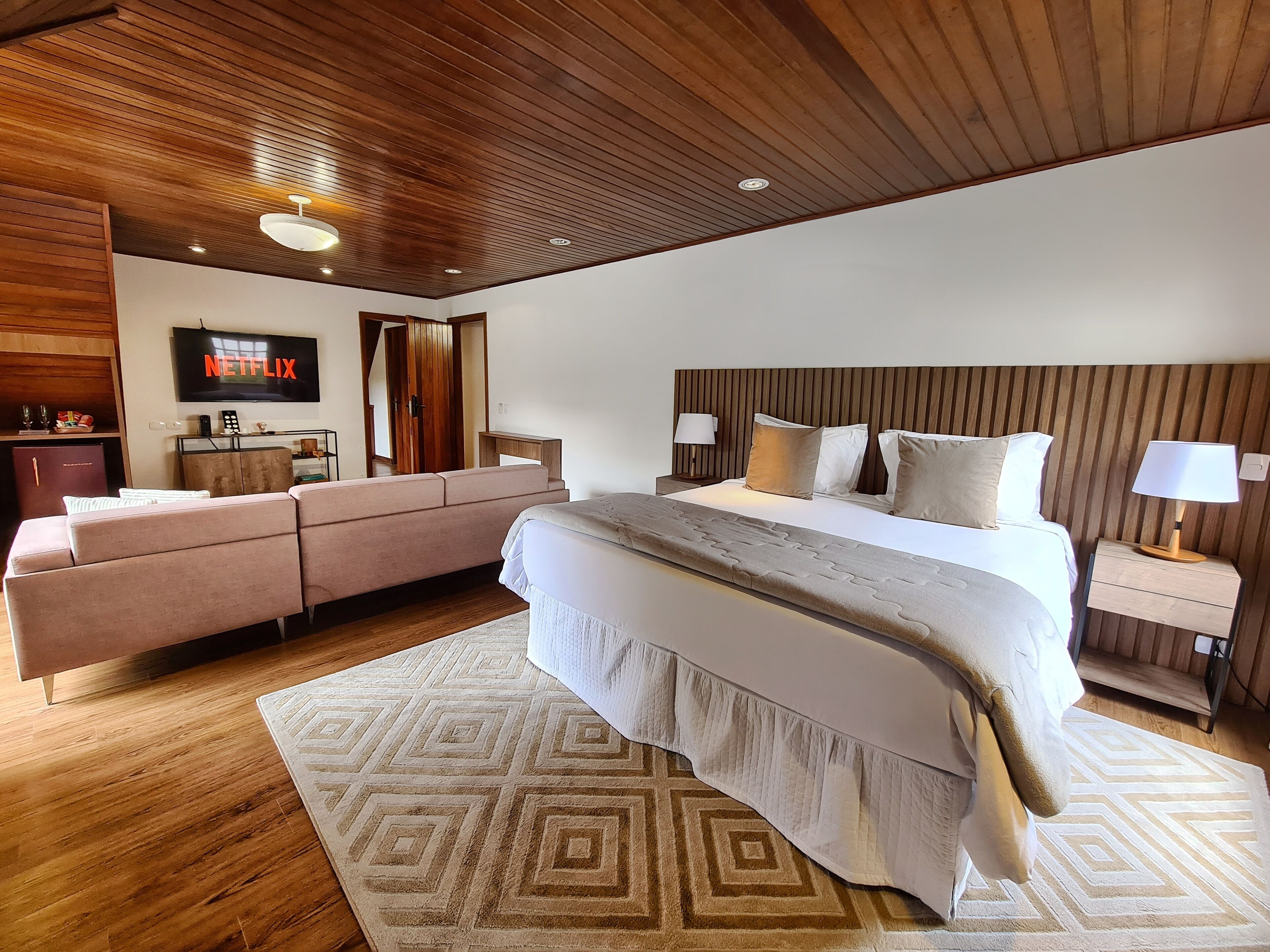 Quarto casal ou duplo premium | Frigobar, Wi-Fi de cortesia, roupa de cama