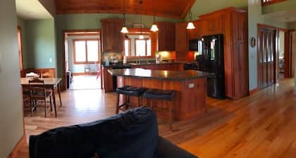 Amazing Cabin Overlooking Hells Branch Valley