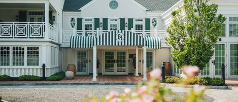 Façana frontal de l'allotjament