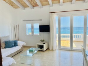 智能電視、DVD 播放機、書籍、音響