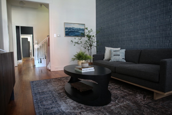 Televisor intel·ligent i futbolí