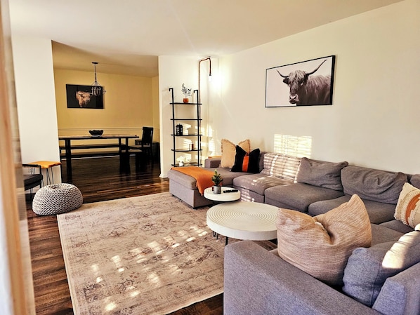 Smart TV, fireplace, table football, ping pong