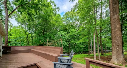 Winter Special! Cozy/Rustic style Ranch in South CLT w King en Suite, Fenced In.