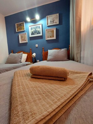 3 bedrooms, iron/ironing board, free WiFi, bed sheets - Casa Francisco - swimming pool - WiFi - (Antigua)