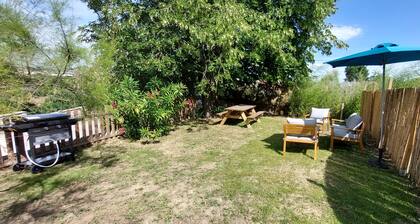 Charming apartment with garden, swimming pool and view of AlĂšs