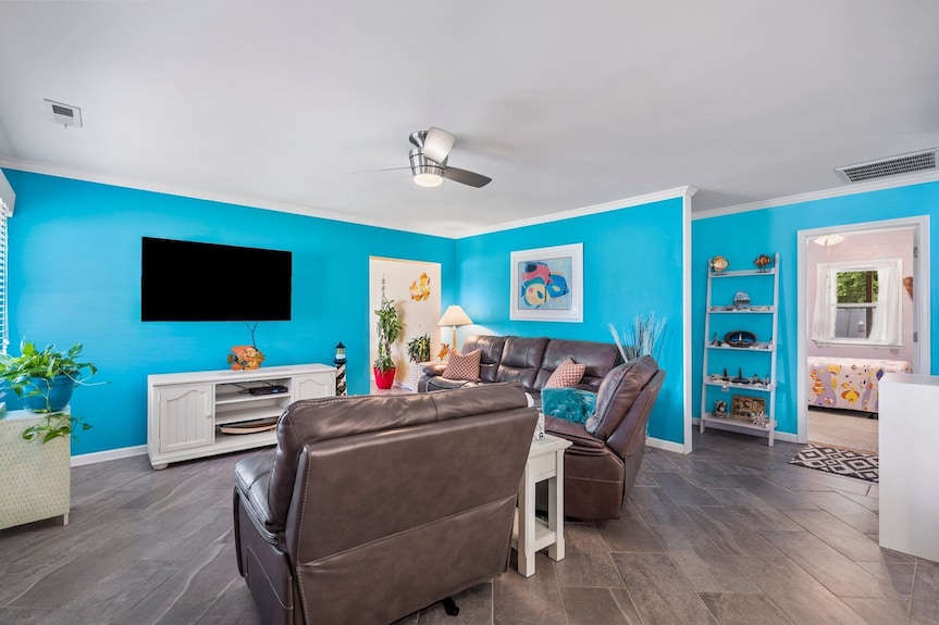 Walk To Beach Hot Tub Pool Table Ideal For Long Stays - Holden Beach, NC