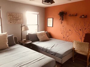 2 bedrooms, desk, free WiFi, bed sheets