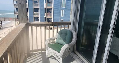 C the Sea at NTB, Relaxing Oceanfront 1 bedroom
