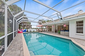 Piscine extérieure, piscine chauffée