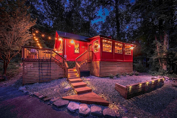 Applemoon Cabin all lit up at night!